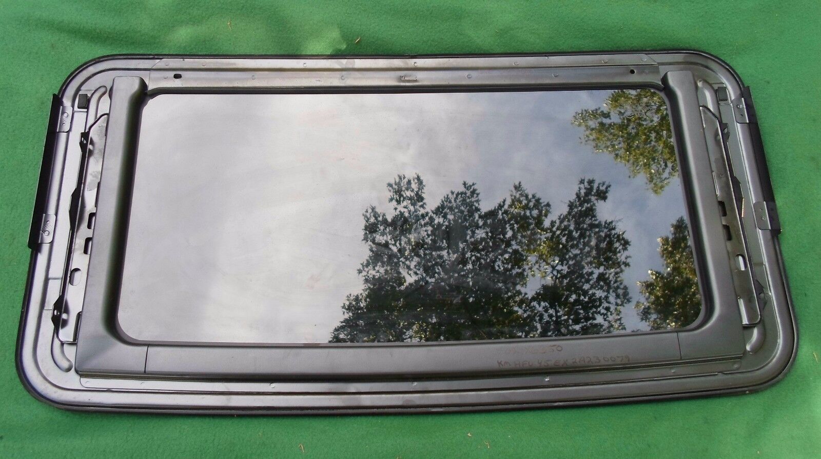 2003 HYUNDAI  XG350  XG 350 YEAR SPECIFIC SUNROOF GLASS  OEM FREE SHIPPING!