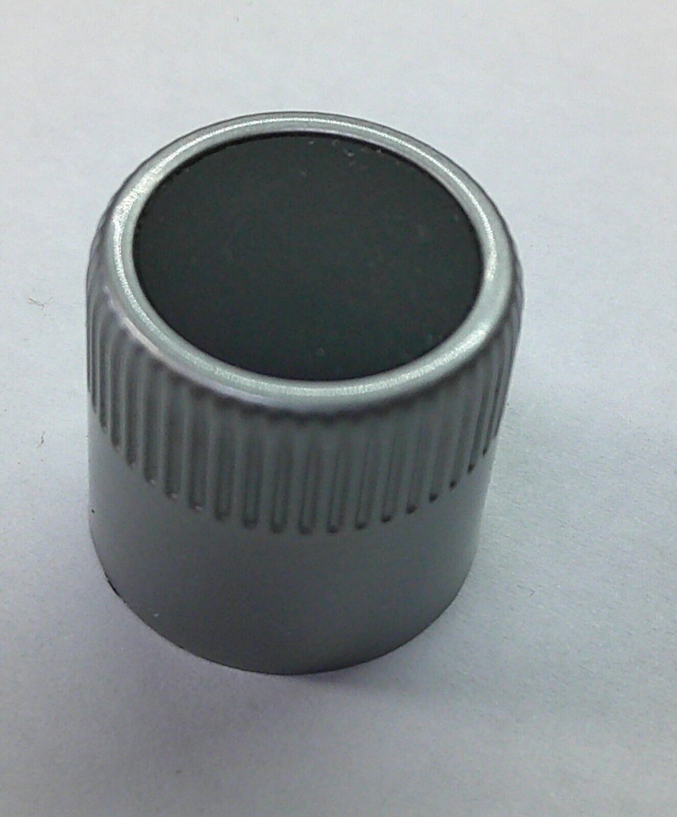 09 10 KIA SPORTAGE  RADIO STEREO TUNER CONTROL KNOB OEM FREE SHIPPING - RarePartsFinder.Com