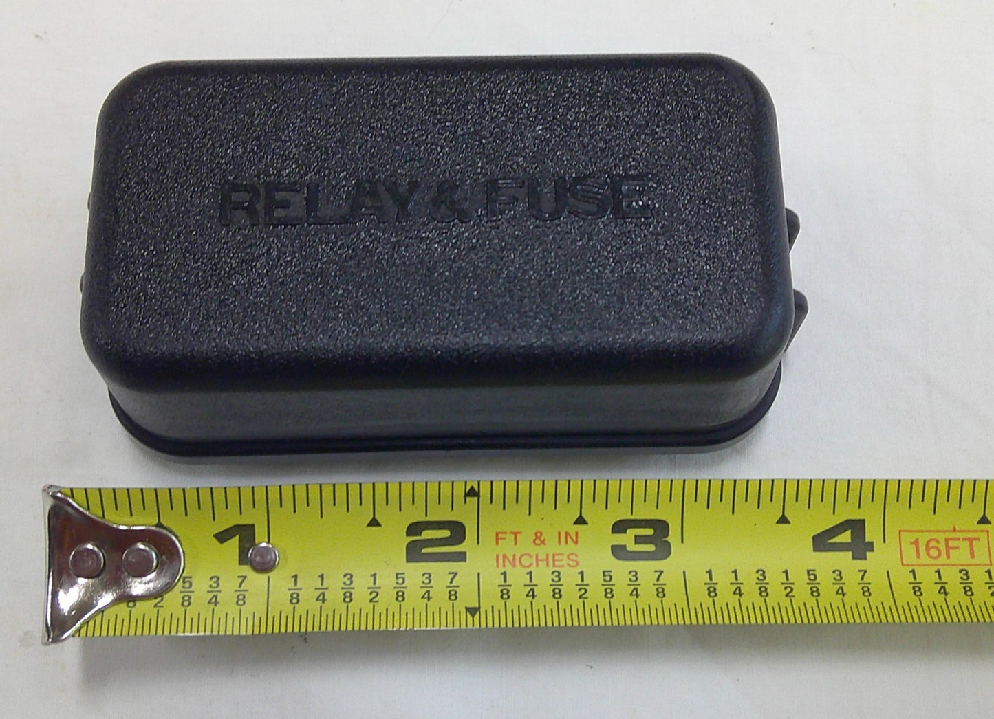 2001 - 2007 TOYOTA HIGHLANDER ENGINE FUSE BOX RELAY LID COVER R2