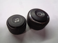 07 08 09 CHEVY TRAVERSE  RADIO STEREO CONTROL KNOB SET OEM - RarePartsFinder.Com
