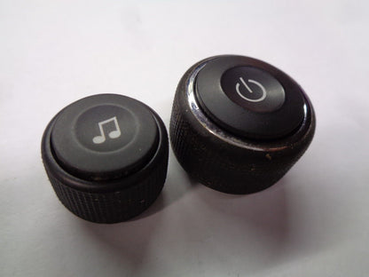 07 08 09 CHEVY TRAVERSE  RADIO STEREO CONTROL KNOB SET OEM - RarePartsFinder.Com