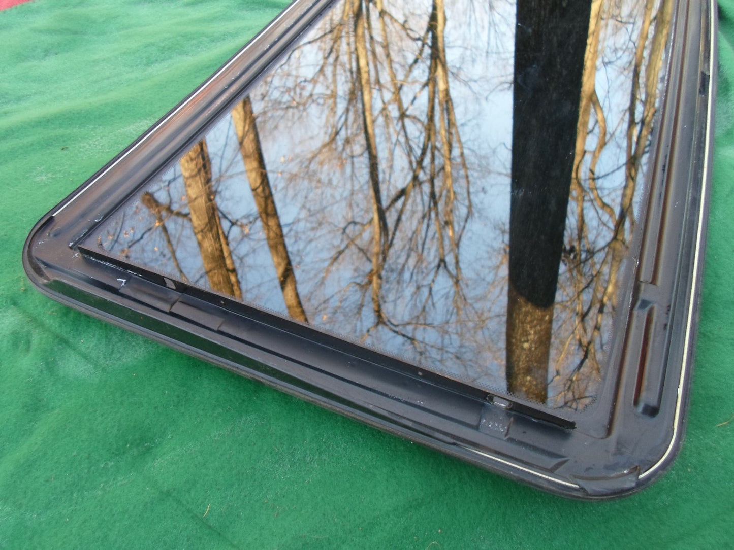 2002 JEEP CHEROKEE OEM YEAR SPECIFIC SUNROOF GLASS 100% NO LEAK  FREE SHIPPING - RarePartsFinder.Com