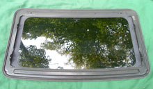 2005 JEEP LIBERTY OEM FACTORY YEAR SPECIFIC SUNROOF GLASS FREE SHIPPING! - RarePartsFinder.Com