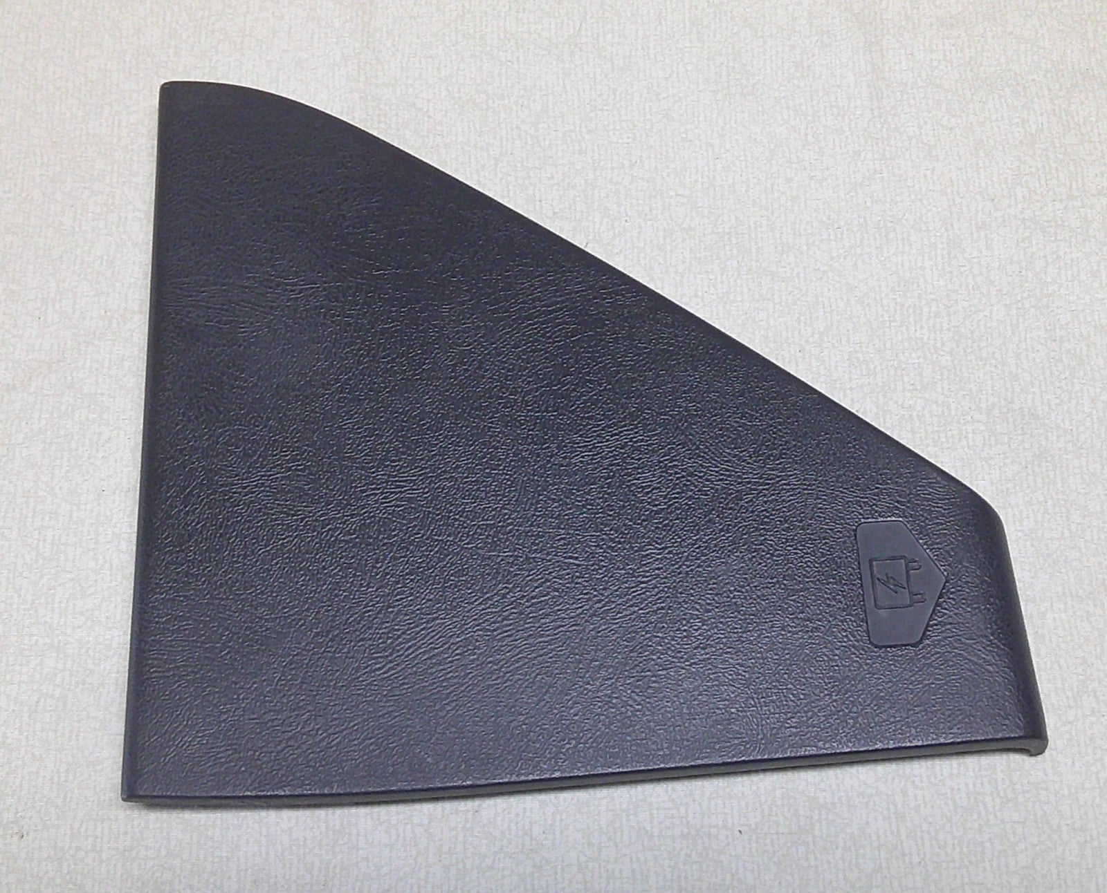 2005 GMC Sierra Interior Left Relay Cover 15112667 B3