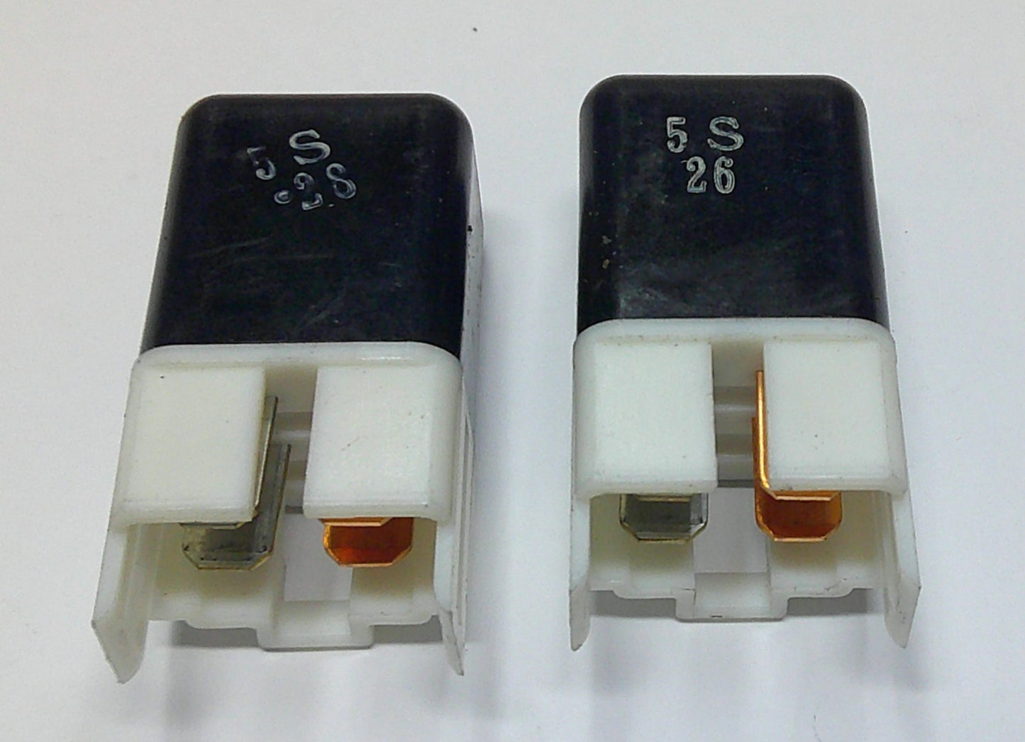 SET OF 2 SUBARU RELAYS DENSO 056700-9160 1 YEAR WARRANTY OEM SB1