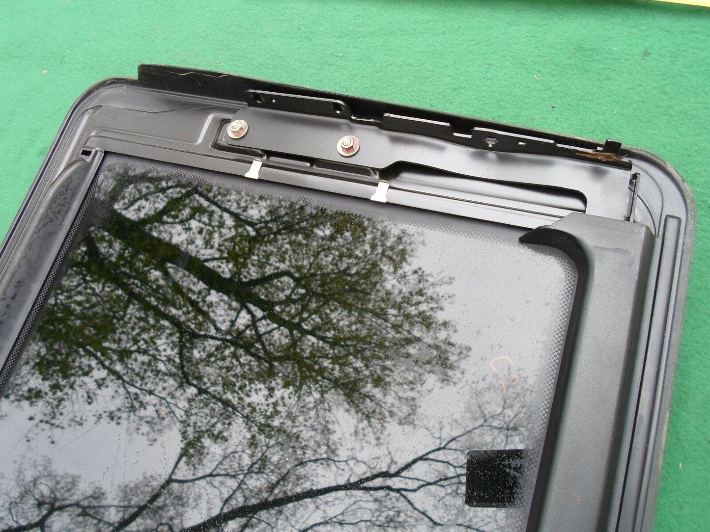 1996 MERCEDES BENZ C220 OEM FACTORY YEAR SPECIFIC SUNROOF GLASS FREE SHIPPING! - RarePartsFinder.Com