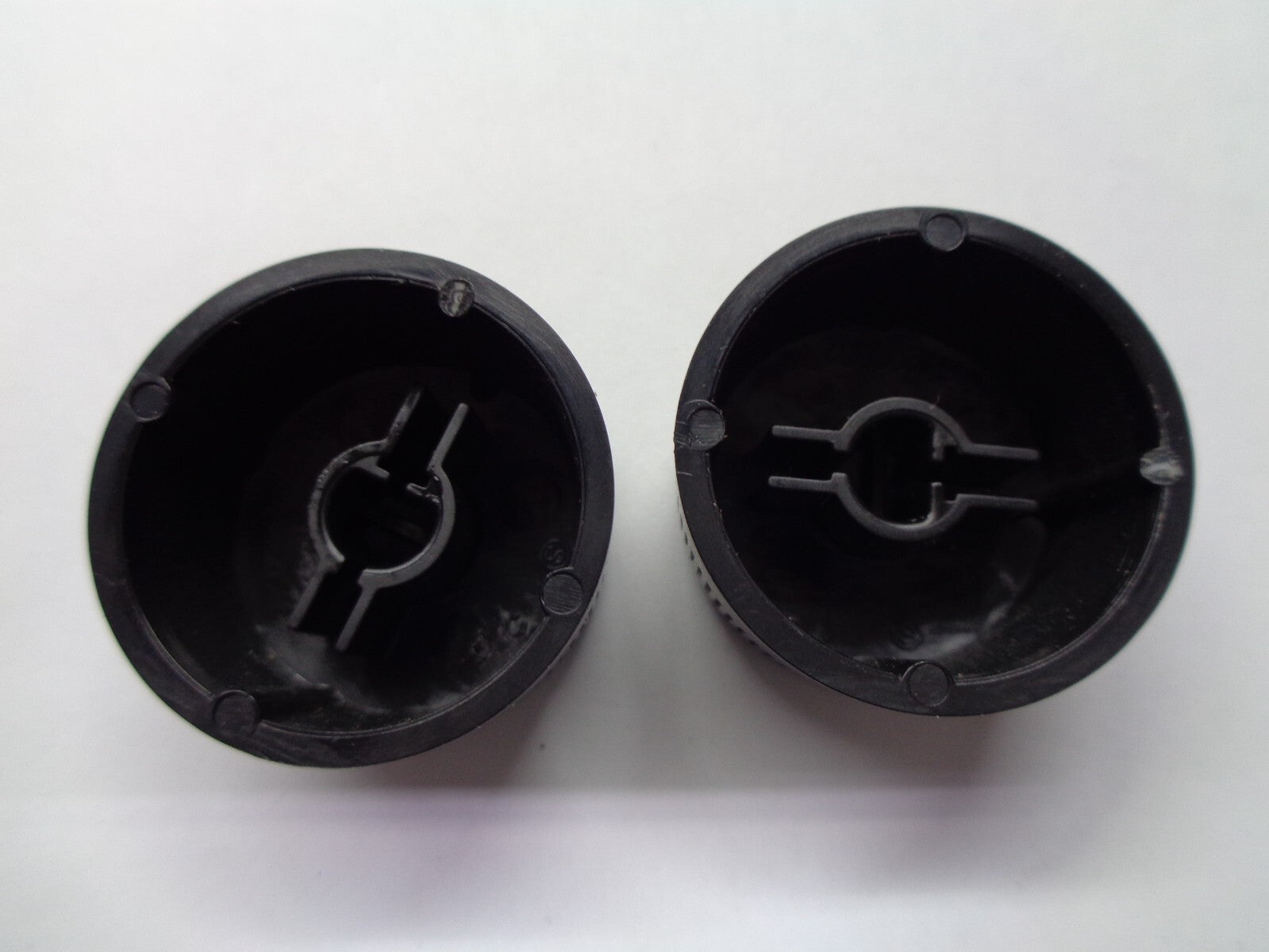 2002 - 2006 HONDA CRV STEREO RADIO TUNER KNOB SET OEM FREE SHIPPING - RarePartsFinder.Com