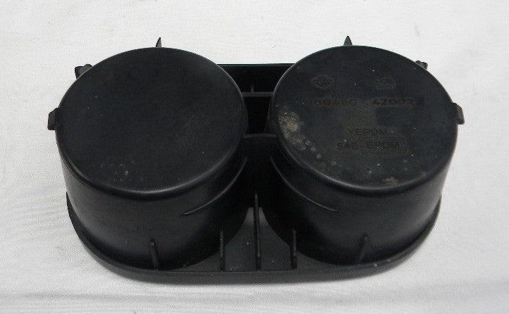 2000 - 2004 Nissan Sentra Front Dual Cup Holder Rubber Insert 68430-4Z002  B1