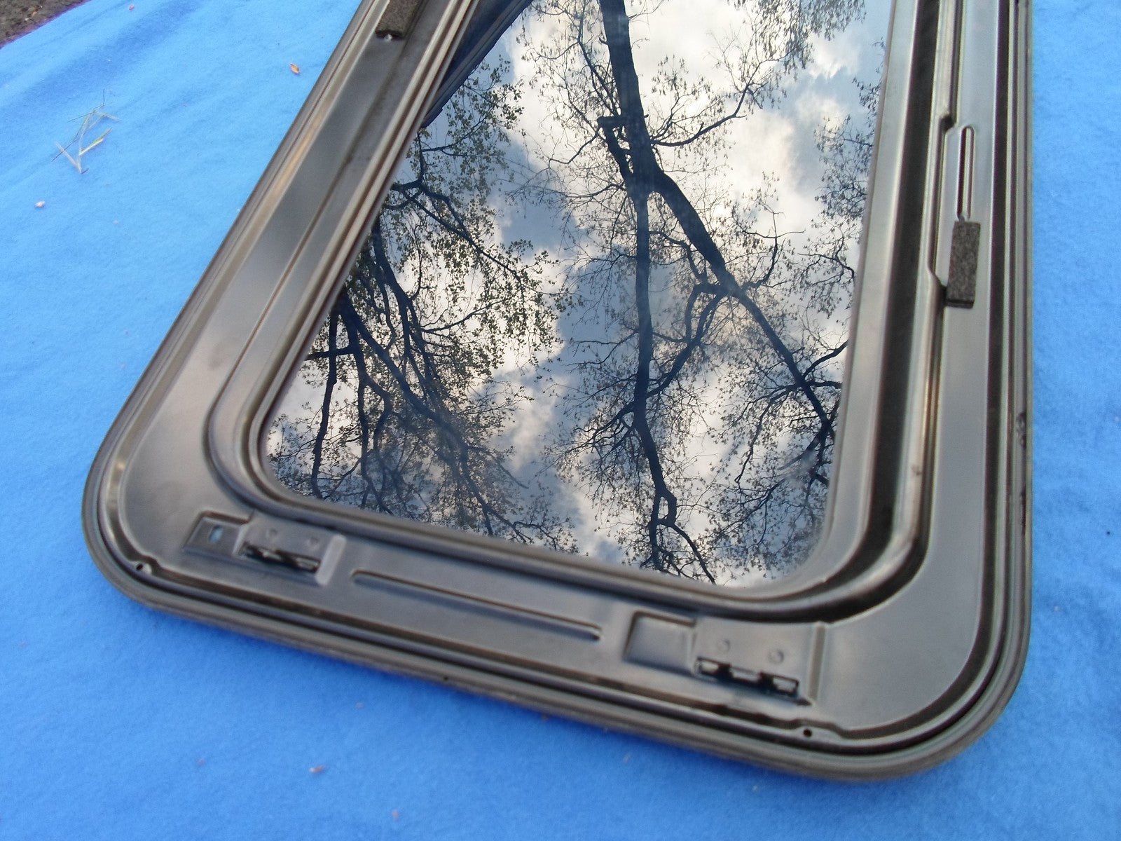 2005 MAZDA 6  OEM FACTORY YEAR SPECIFIC SUNROOF GLASS  FREE SHIPPING! - RarePartsFinder.Com