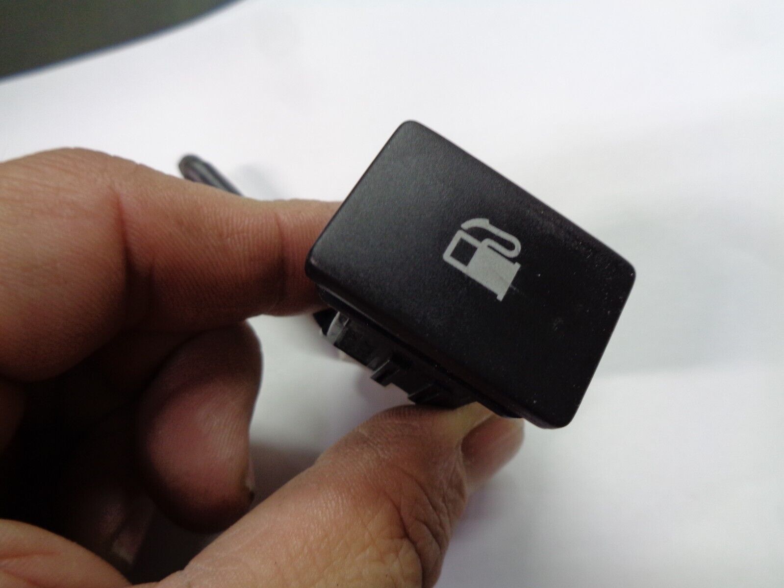 2007-2011 Toyota Camry Fuel Door Release Switch Button Tested OEM FREE SHIP A1 - RarePartsFinder.Com