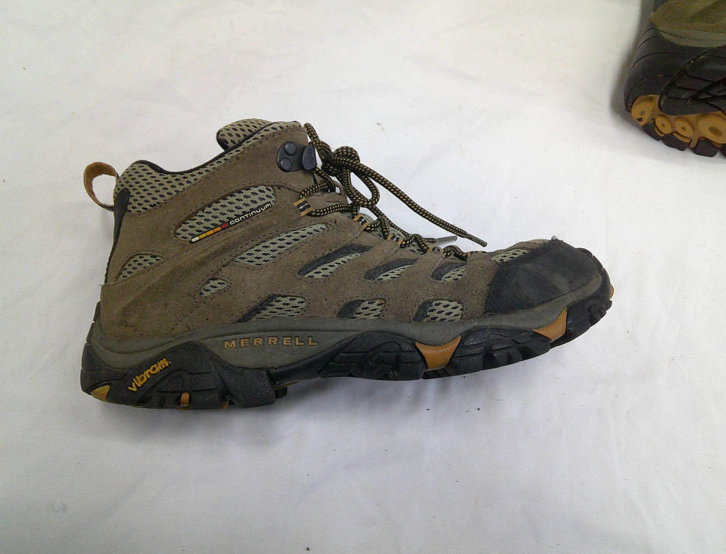 Merrell Vibram Boots Mens 8 Brown Waterproof Hiking Trail Fair Shape B11