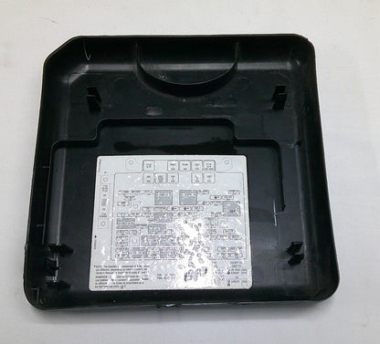 99 - 07 Chevy Silverado Tahoe Sierra Denali  Engine Fuse Box Cover 15200391  B7
