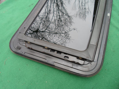 2001 HYUNDAI ELANTRA OEM YEAR SPECIFIC SUNROOF GLASS NO ACCIDENT FREE SHIPPING! - RarePartsFinder.Com