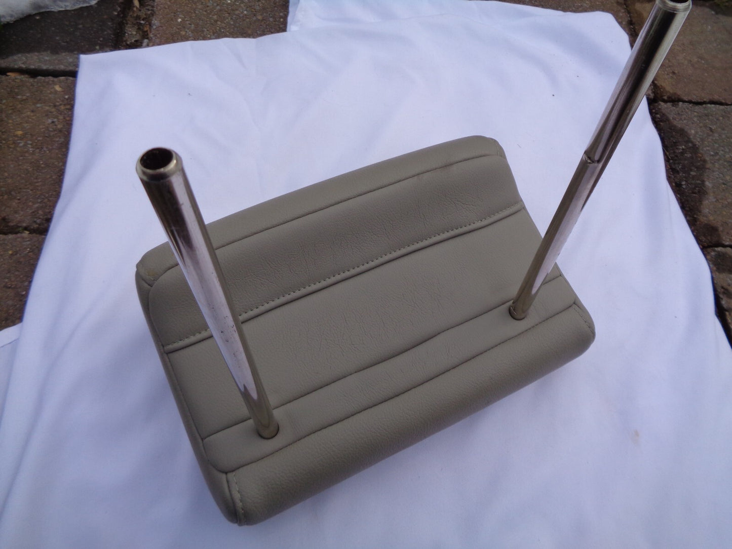 07 - 15 MAZDA CX-9 REAR CENTER SEAT HEADREST HEAD REST OEM FREE SHIPPING! R2