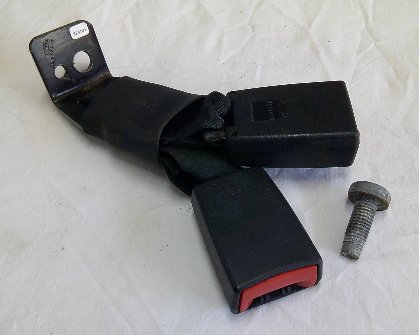 2010 FORD FOCUS BACK SEAT 2ND ROW BELT BUCKLE SET FREE SHIPPING B4