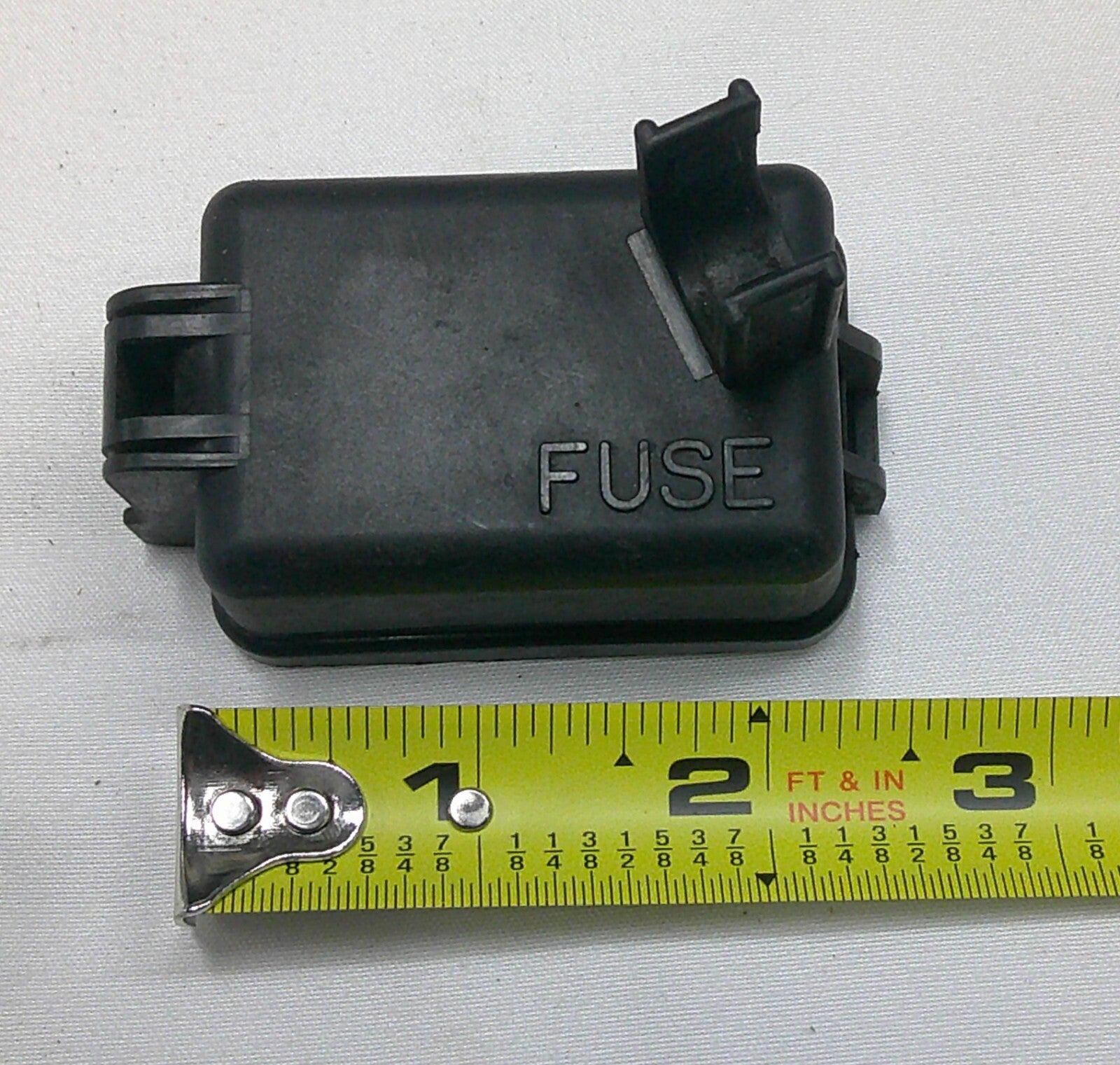 1998 Toyota Camry Engine Compartment Fuse Relay Cover OEM R2