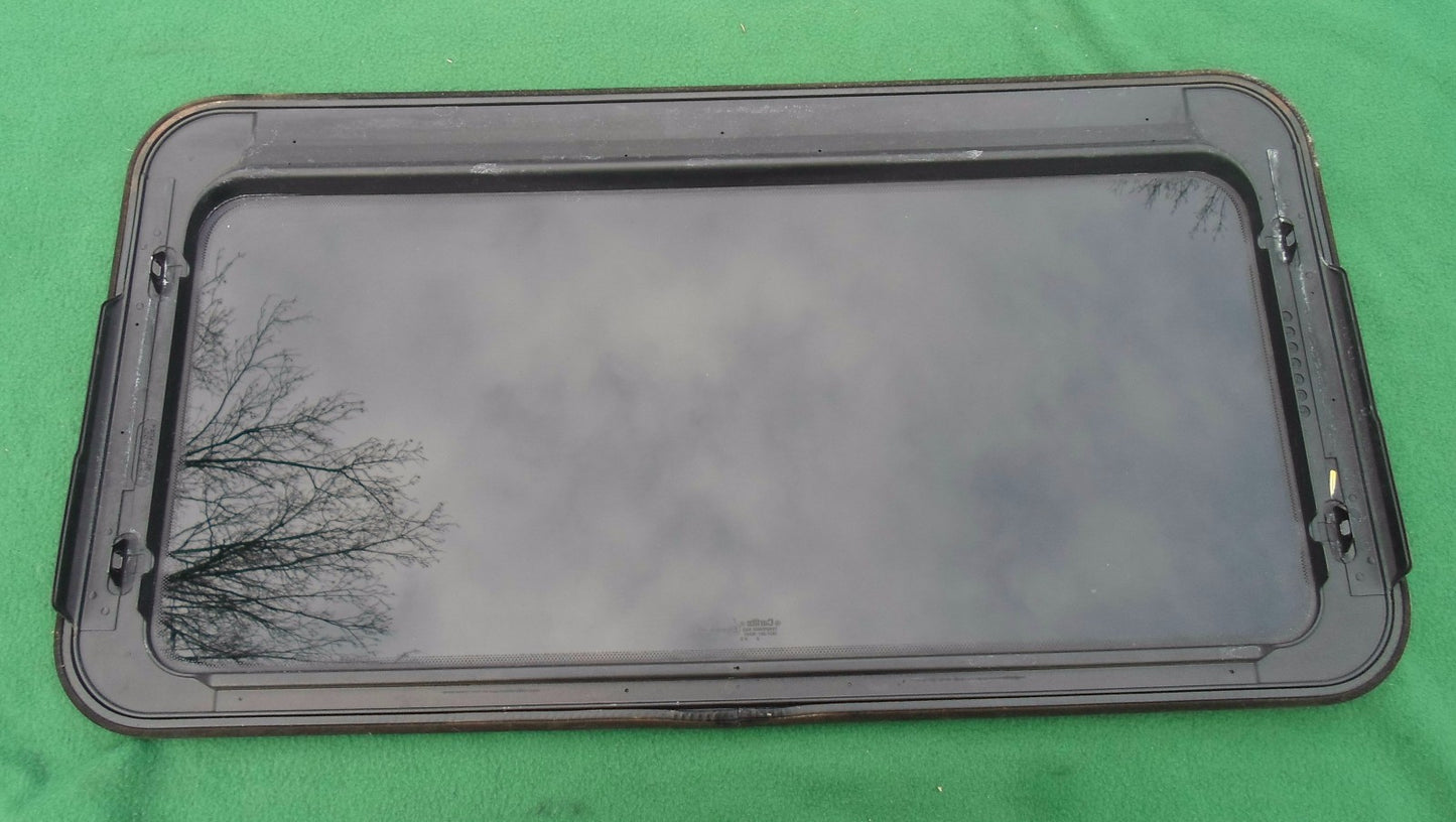 2001 FORD EXPLORER  YEAR SPECIFIC SUNROOF GLASS  NO ACCIDENT OEM - RarePartsFinder.Com