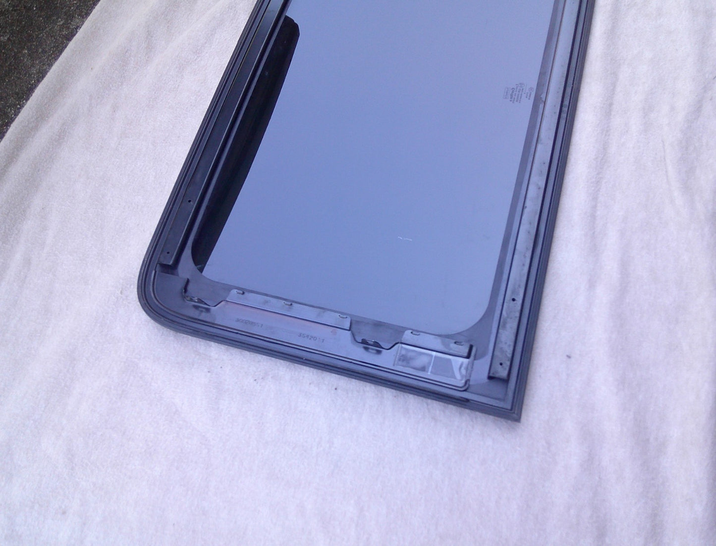 11 - 18 FORD EXPLORER FRONT OEM FACTORY SUNROOF GLASS BB5Z-78500A18-A