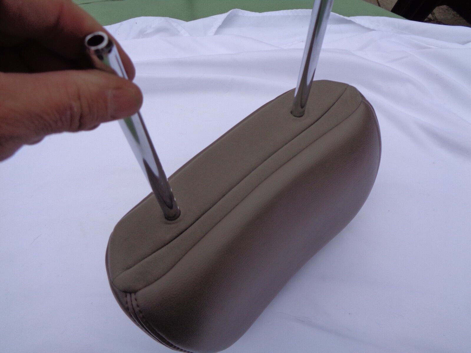 97-04 NISSAN PATHFINDER FRONT SEAT HEADREST HEAD REST TAUPE LEATHER R1 - RarePartsFinder.Com