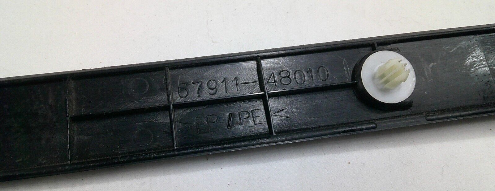 01 - 07 TOYOTA HIGHLANDER PASS DOOR FRONT SILL 67911-48010 OEM FREE SHIP B6 - RarePartsFinder.Com