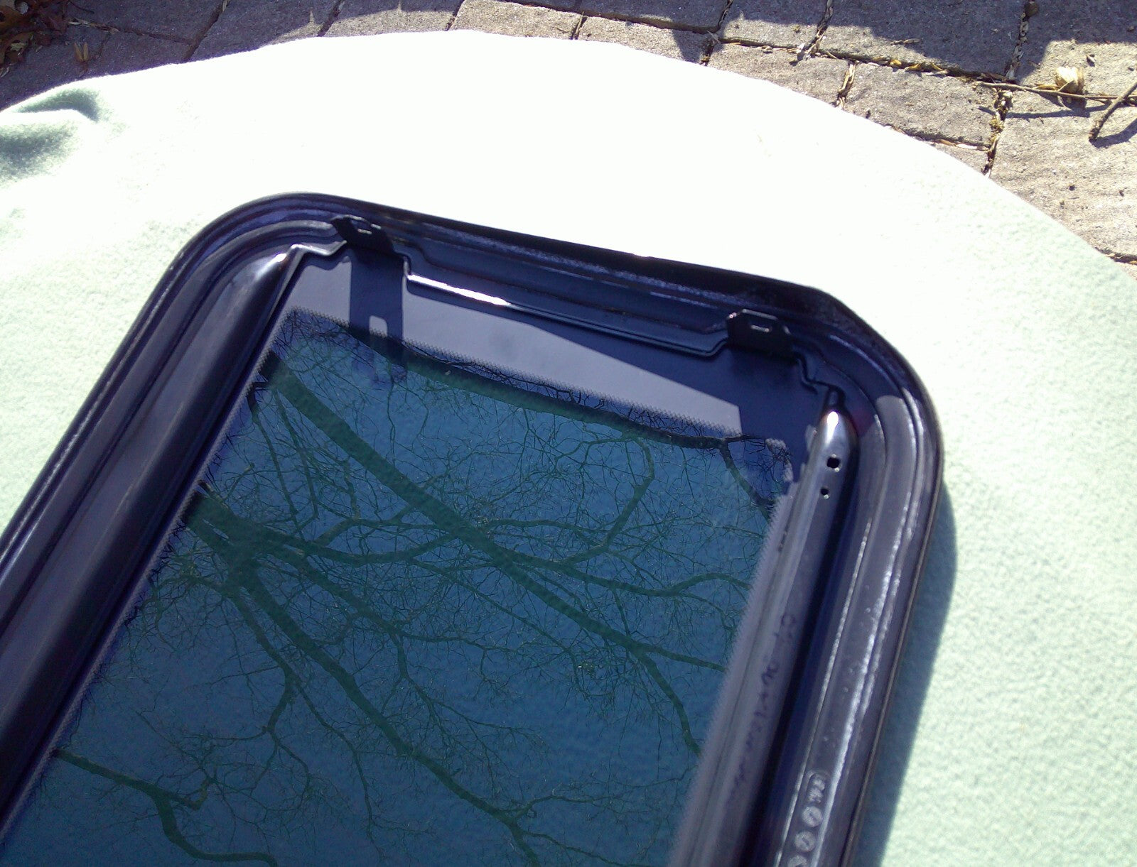 2007 - 2013 MITSUBISHI  OUTLANDER OEM FACTORY SUNROOF GLASS  FREE SHIPPING! - RarePartsFinder.Com