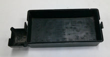05 - 06 CHEVY EQUINOX  06 PONTIAC TORRENT FUSE RELAY COVER LID 15250620 B10