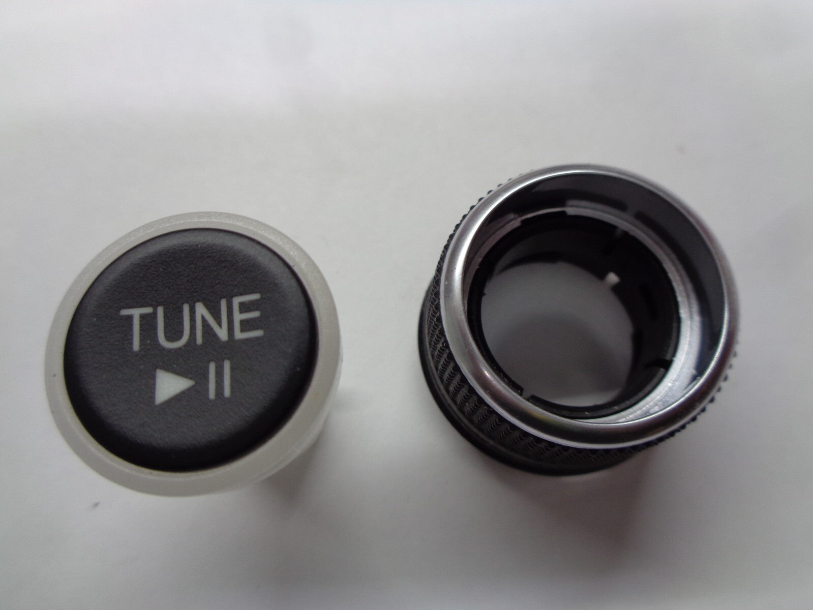 2017 FORD FOCUS  RADIO STEREO TUNE CONTROL KNOB OEM FREE SHIPPING! - RarePartsFinder.Com