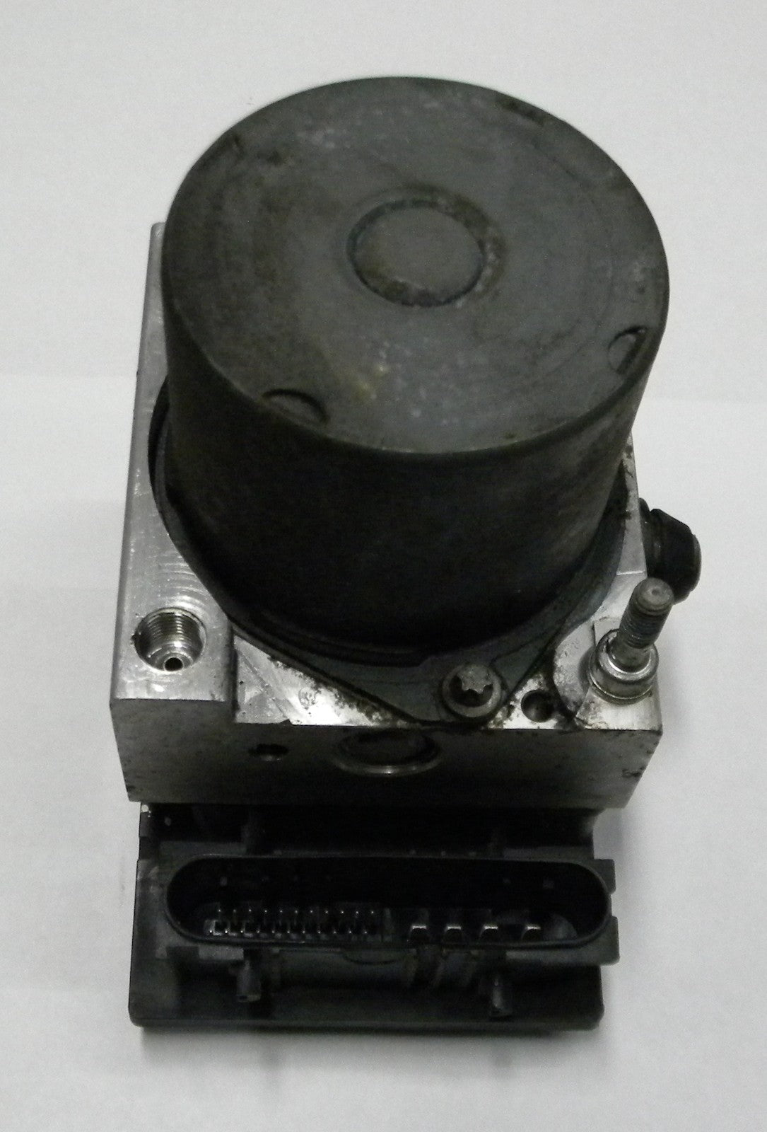 2005 - 2006 Subaru Legacy ABS Anti-Lock Brake Pump Control  27534-AG02A  M13