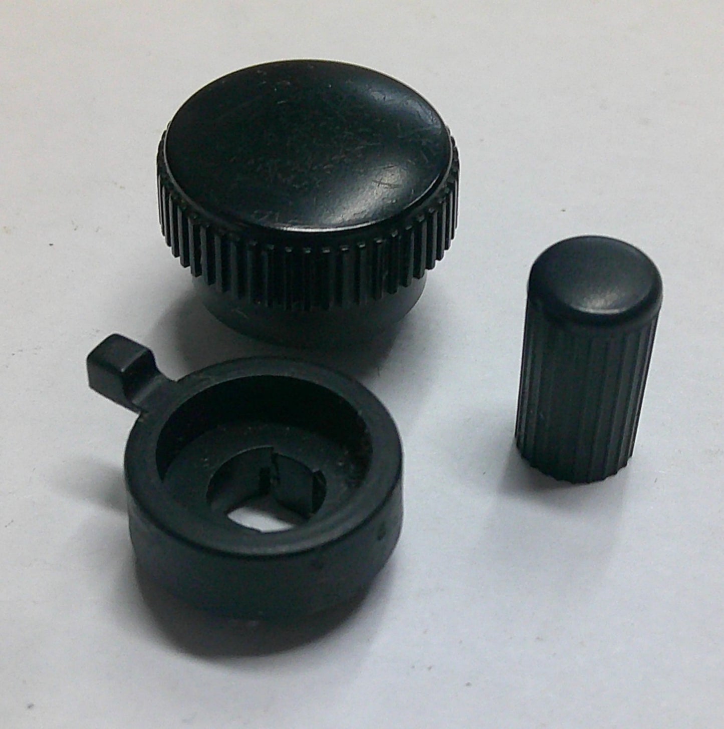 2001 - 2006 HYUNDAI ELANTRA RADIO STEREO TUNER KNOB SET OEM