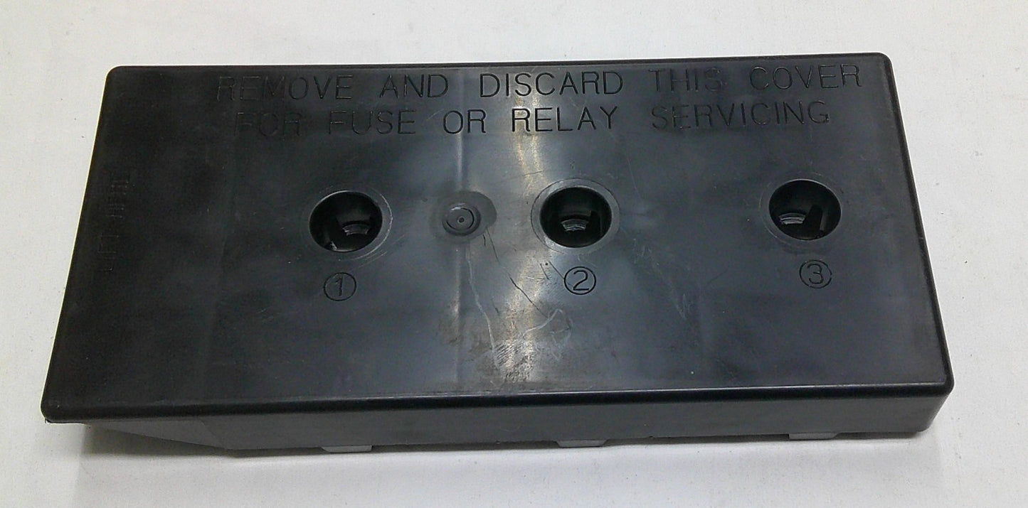 2003 - 2007 Saturn Vue OEM Relay Fuse Engine Compartment Cover R3