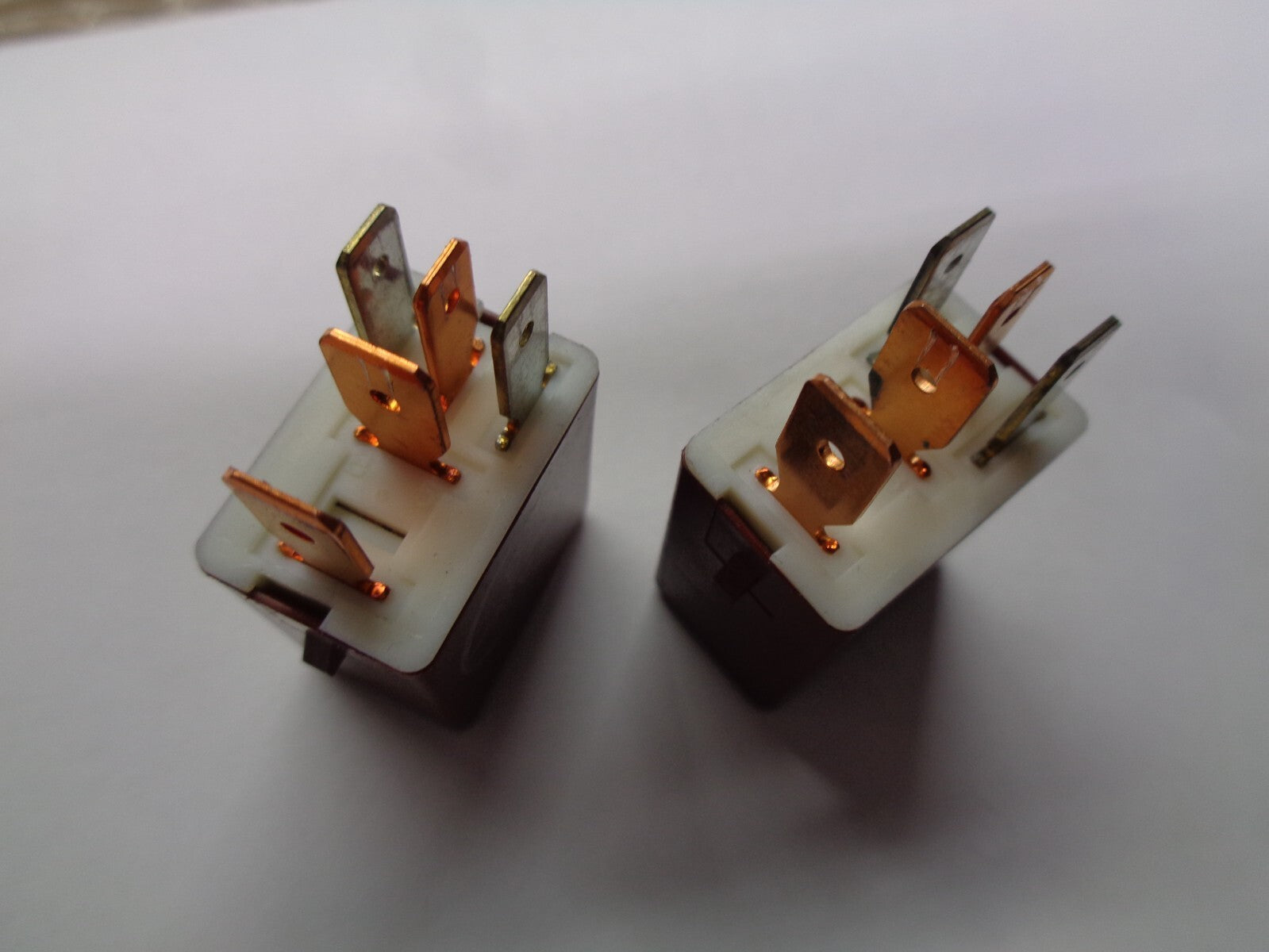 USA 2 PC SET TOYOTA RELAYS 90084-98032 TESTED OEM FREE SHIPPING 1 YEAR WRRNTY T2 - RarePartsFinder.Com