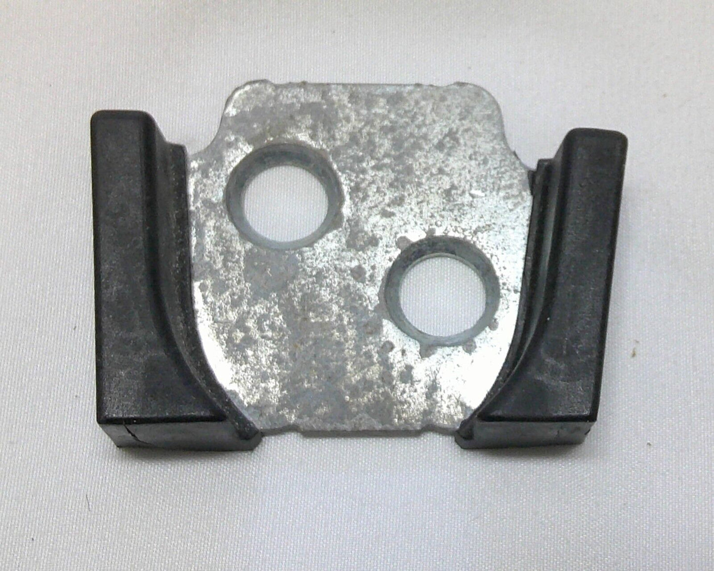06 - 10 Hummer H3 Rear Door Hatch Gate Striker Bumper 15285253 15246135 A17 - RarePartsFinder.Com