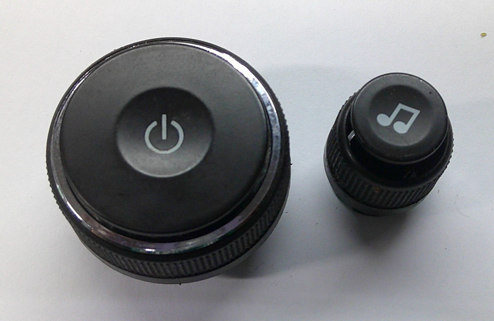 2009 GMC YUKON RADIO STEREO CONTROL KNOB SET 20968152 OEM