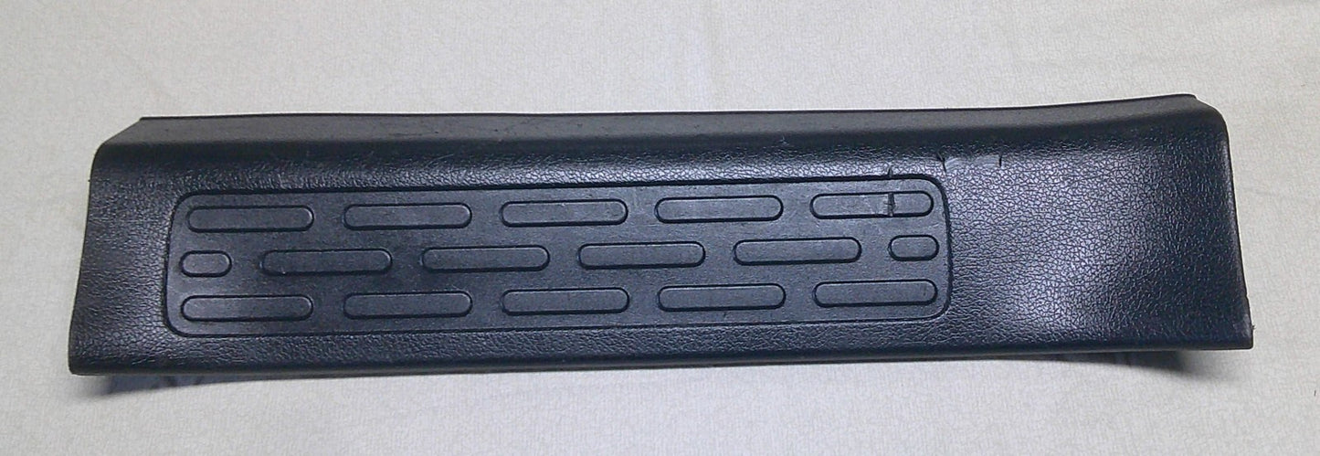 06-14 Honda Ridgeline Rear LH Driver  Sill Step Molding Black 84261-SJC-A01ZB B2