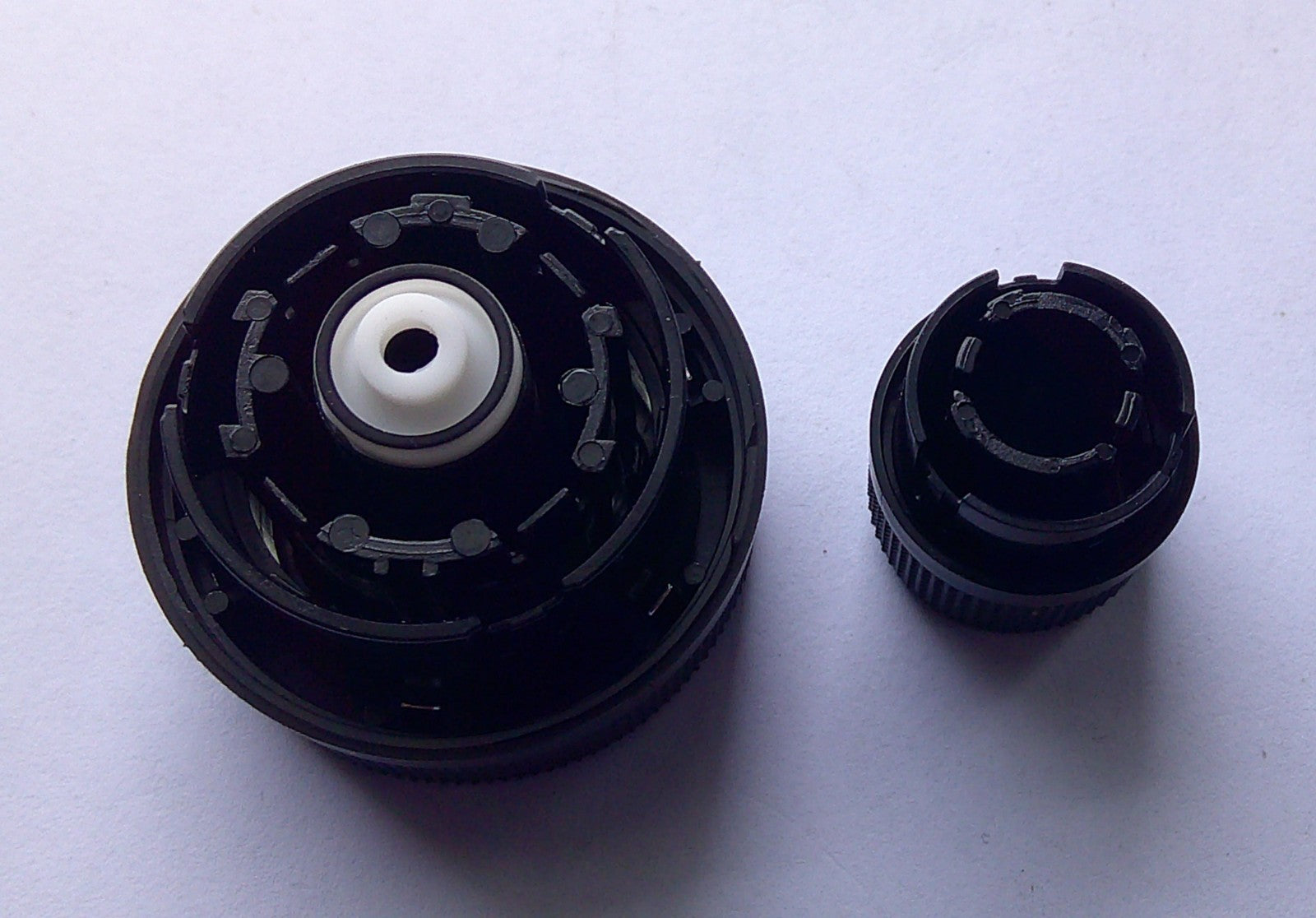 2011 CHEVY TRAVERSE  RADIO STEREO CONTROL KNOB SET OEM - RarePartsFinder.Com