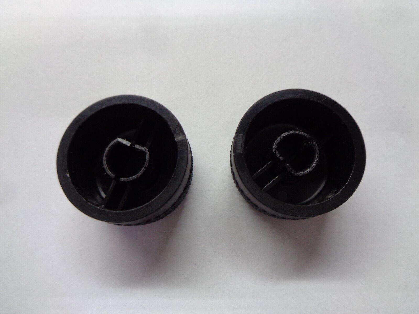 2006 - 2012 SUZUKI GRAND VITARA RADIO STEREO TUNER KNOB SET OEM FREE SHIPPING! - RarePartsFinder.Com