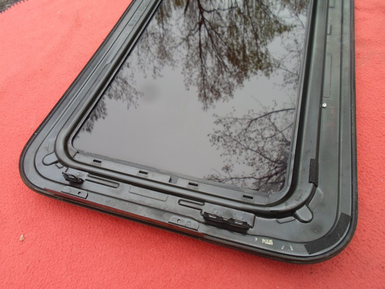 2007 KIA SPECTRA SPECTRA5 YEAR SPECIFIC  OEM FACTORY SUNROOF GLASS FREE SHIPPING - RarePartsFinder.Com