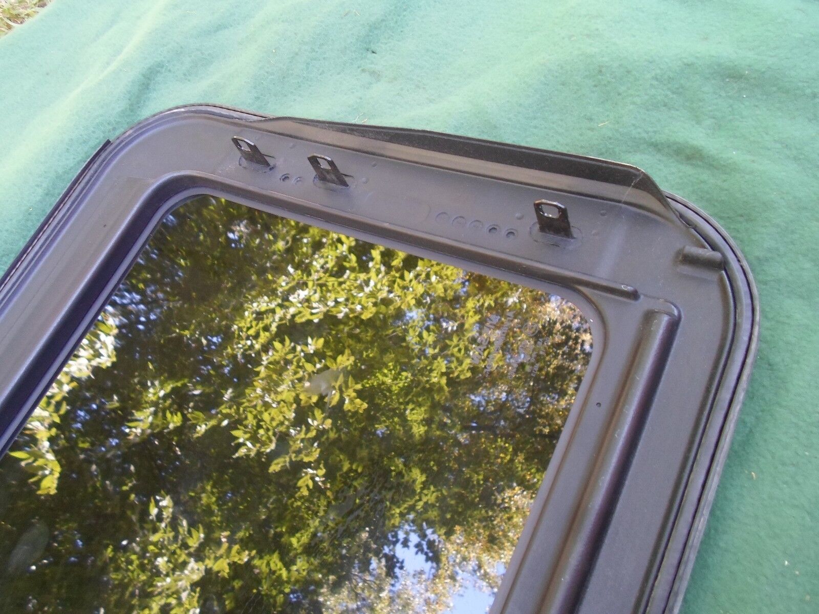 2005 NISSAN ALTIMA SEDAN YEAR SPECIFIC OEM FACTORY SUNROOF GLASS FREE SHIPPING! - RarePartsFinder.Com