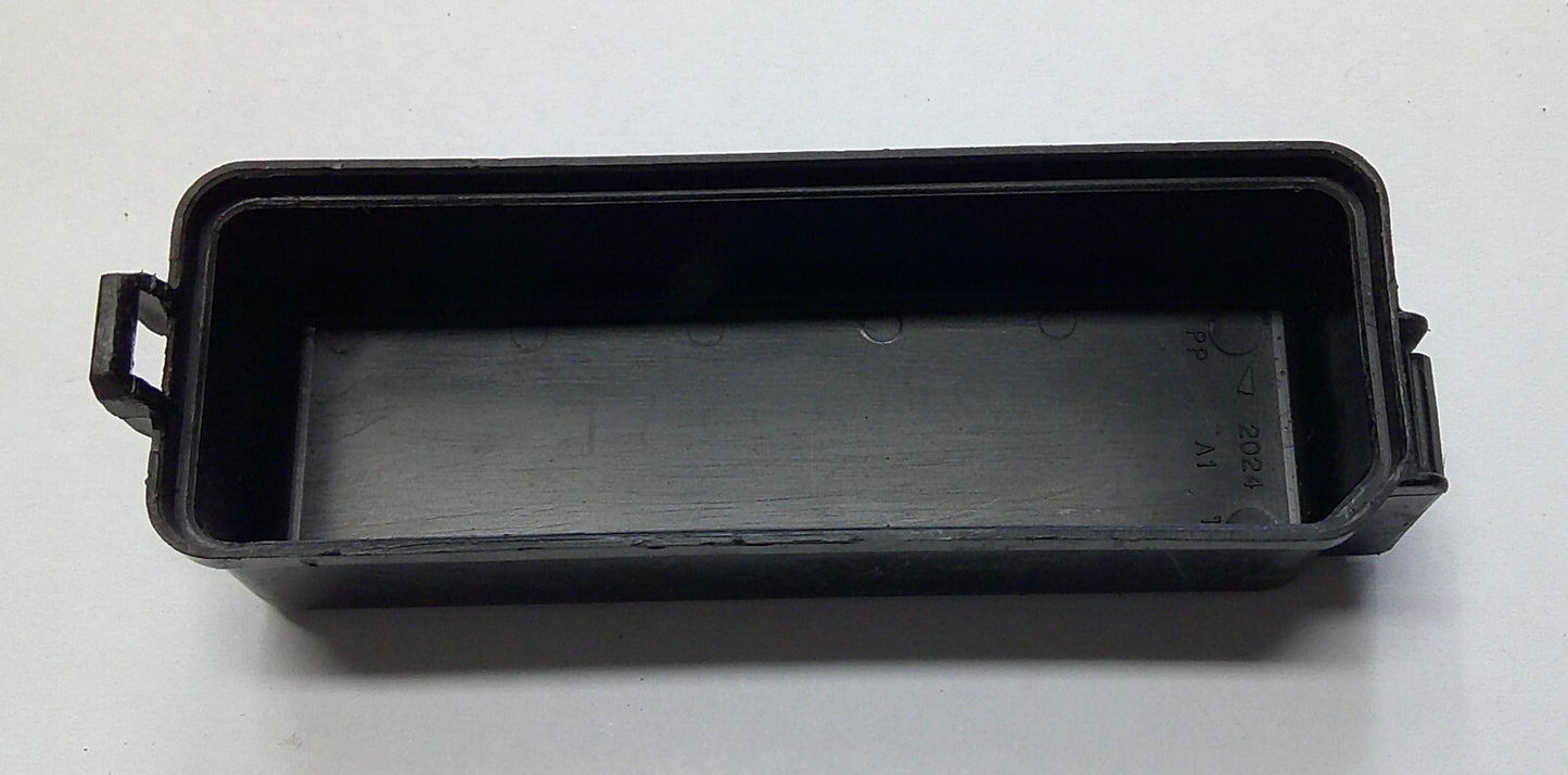 1998 - 2002 TOYOTA COROLLA ENGINE FUSE BOX RELAY LID COVER B6 - RarePartsFinder.Com