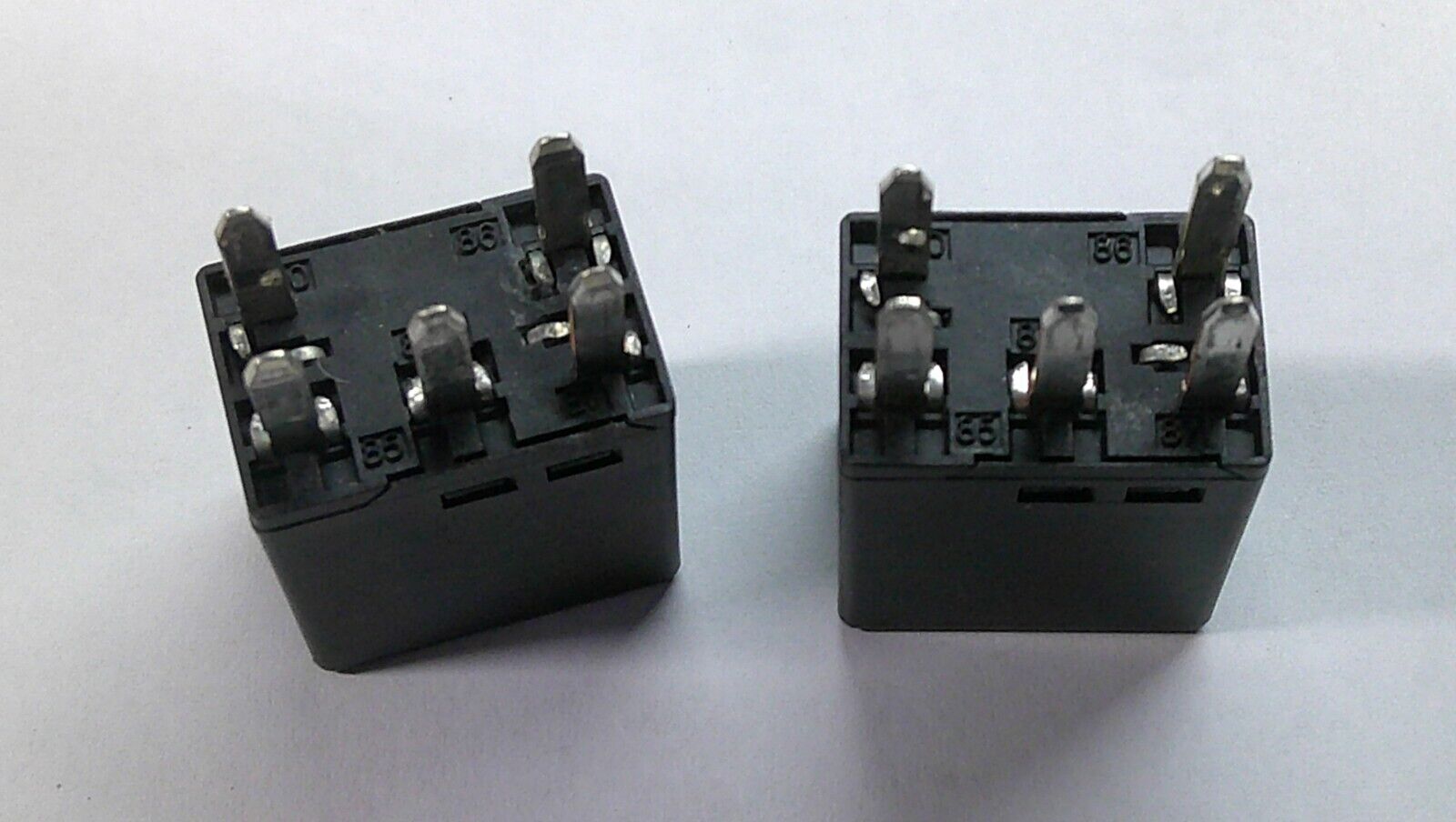 GM  TYCO or SIEMENS  OEM RELAY SET 12135180 FREE SHIPPING 1 YEAR WARRANTY! GM11 - RarePartsFinder.Com