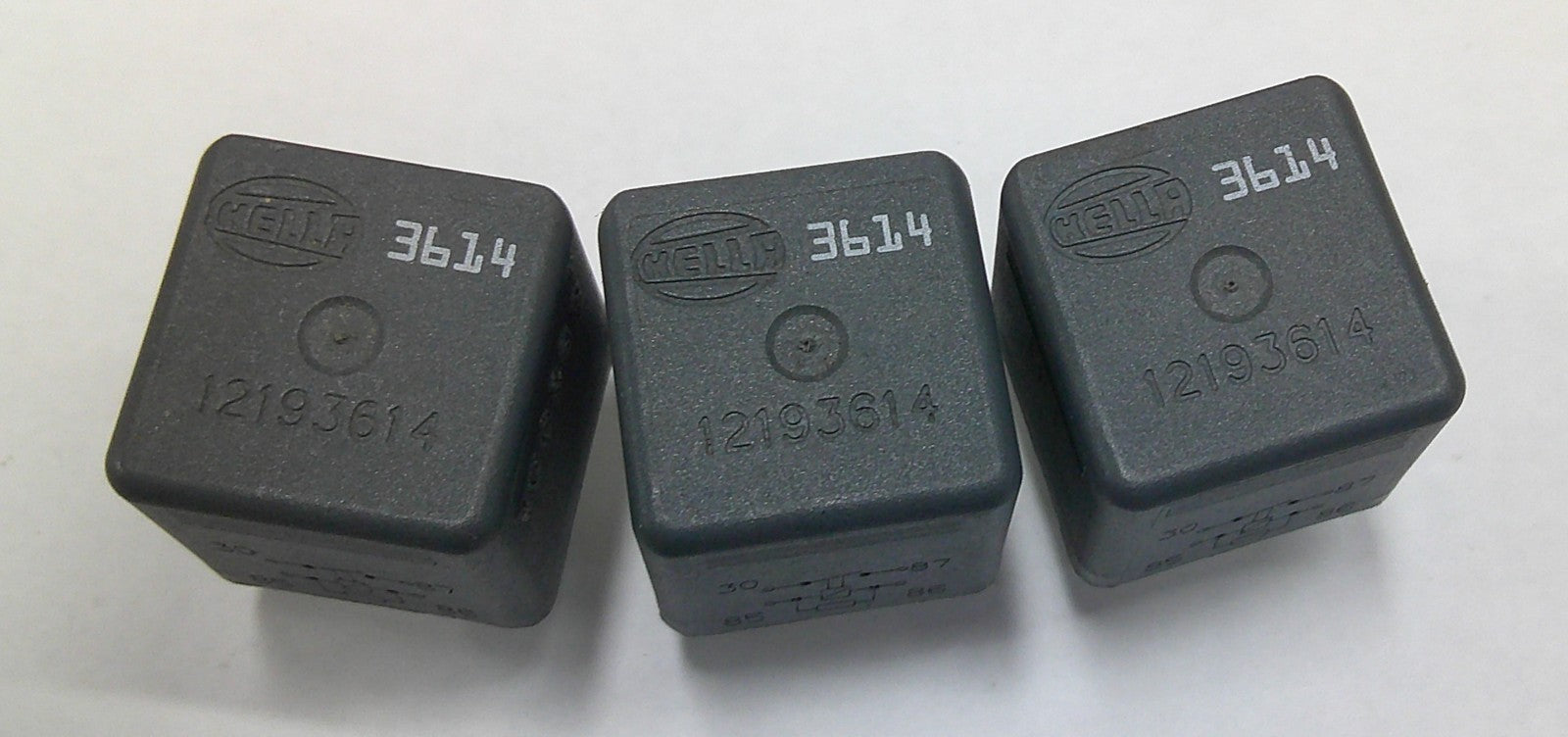 GM OEM HELLA 4 PIN  3 PIECE RELAY LOT  12193614  3614  1 YEAR WARRANTY GM4