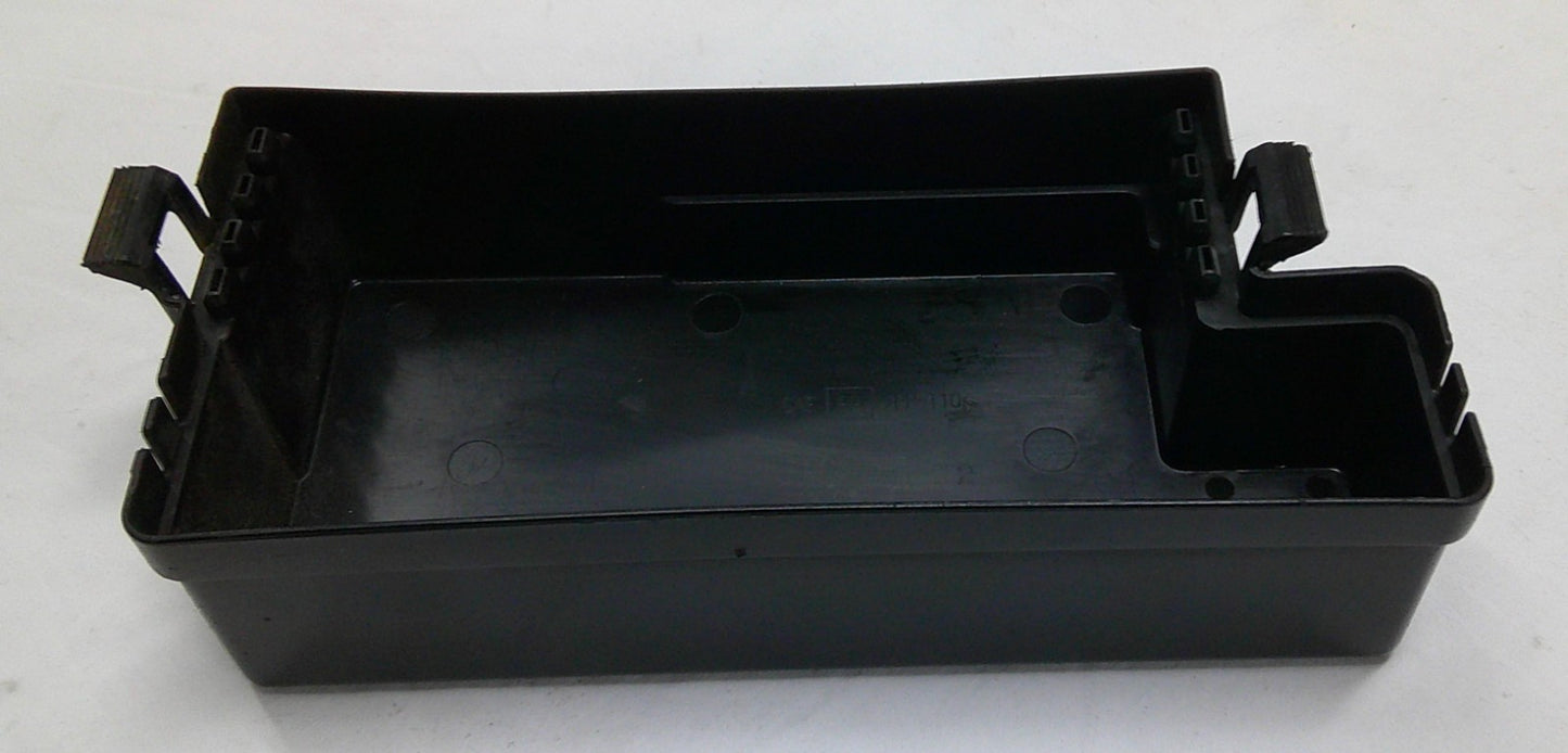 1998 - 2004 Nissan Frontier OEM Relay Fuse Engine Compartment Cover R3