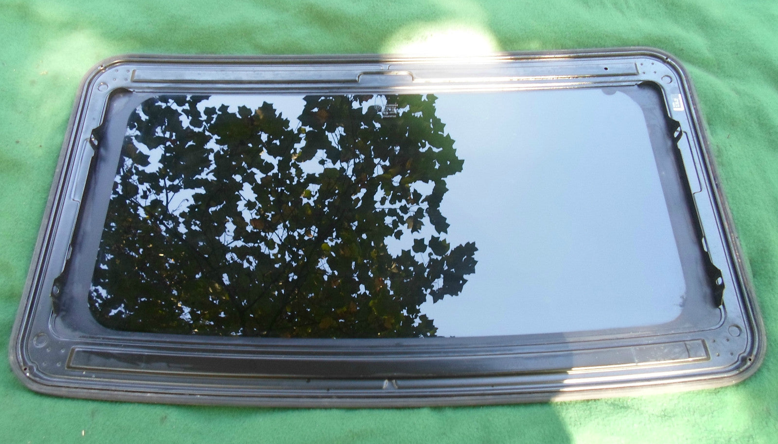 2003 LINCOLN TOWN CAR YEAR SPECIFIC OEM FACTORY SUNROOF GLASS FREE SHIPPING!