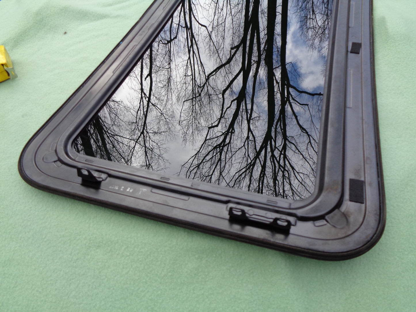 2005 - 2010 KIA SPORTAGE SUNROOF GLASS OEM FACTORY NO ACCIDENT FREE SHIPPING! - RarePartsFinder.Com