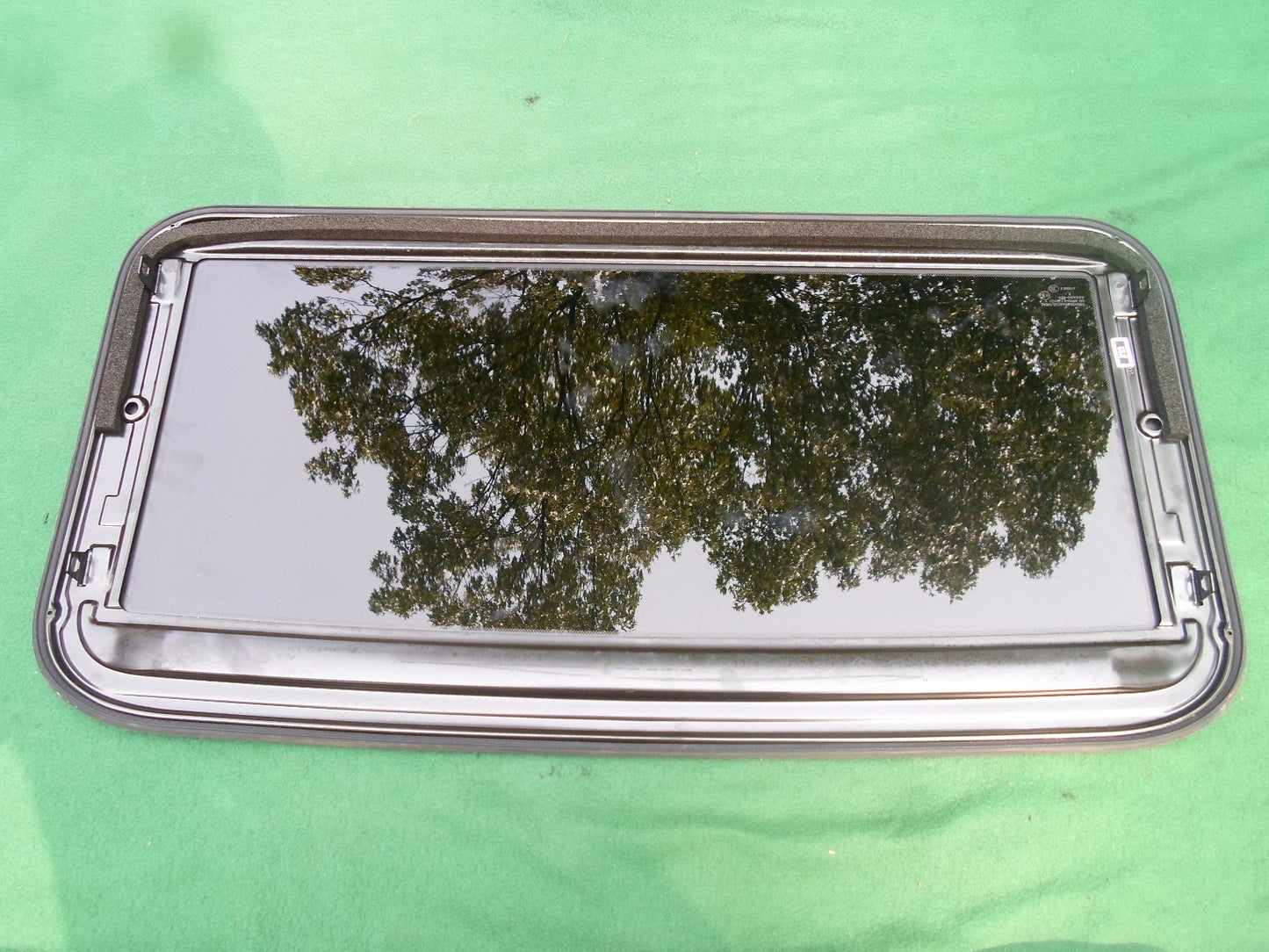 2006 - 2014 SUBARU B9 TRIBECA  OEM FACTORY SUNROOF GLASS PANEL FREE SHIPPING! - RarePartsFinder.Com