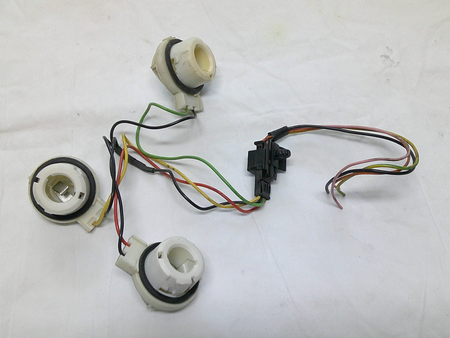 2003 - 2007 Saab 9-3 Socket Rear Taillight Brake Plug Pigtail 12798237 A10 - RarePartsFinder.Com