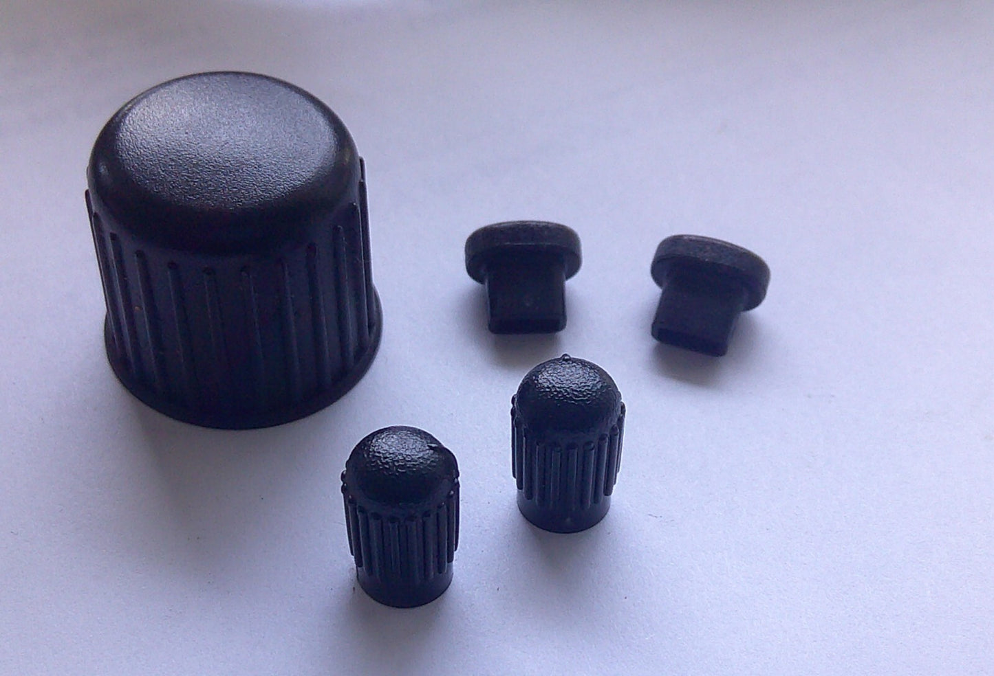 2003 2004 JEEP CHEROKEE RADIO STEREO TUNER KNOB SET OEM