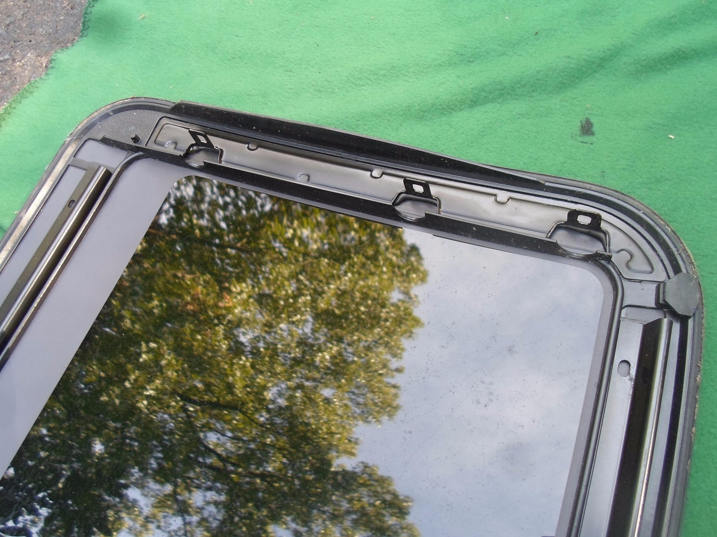 2006 MITSUBISHI ECLIPSE YEAR SPECIFIC OEM FACTORY SUNROOF GLASS FREE SHIPPING!