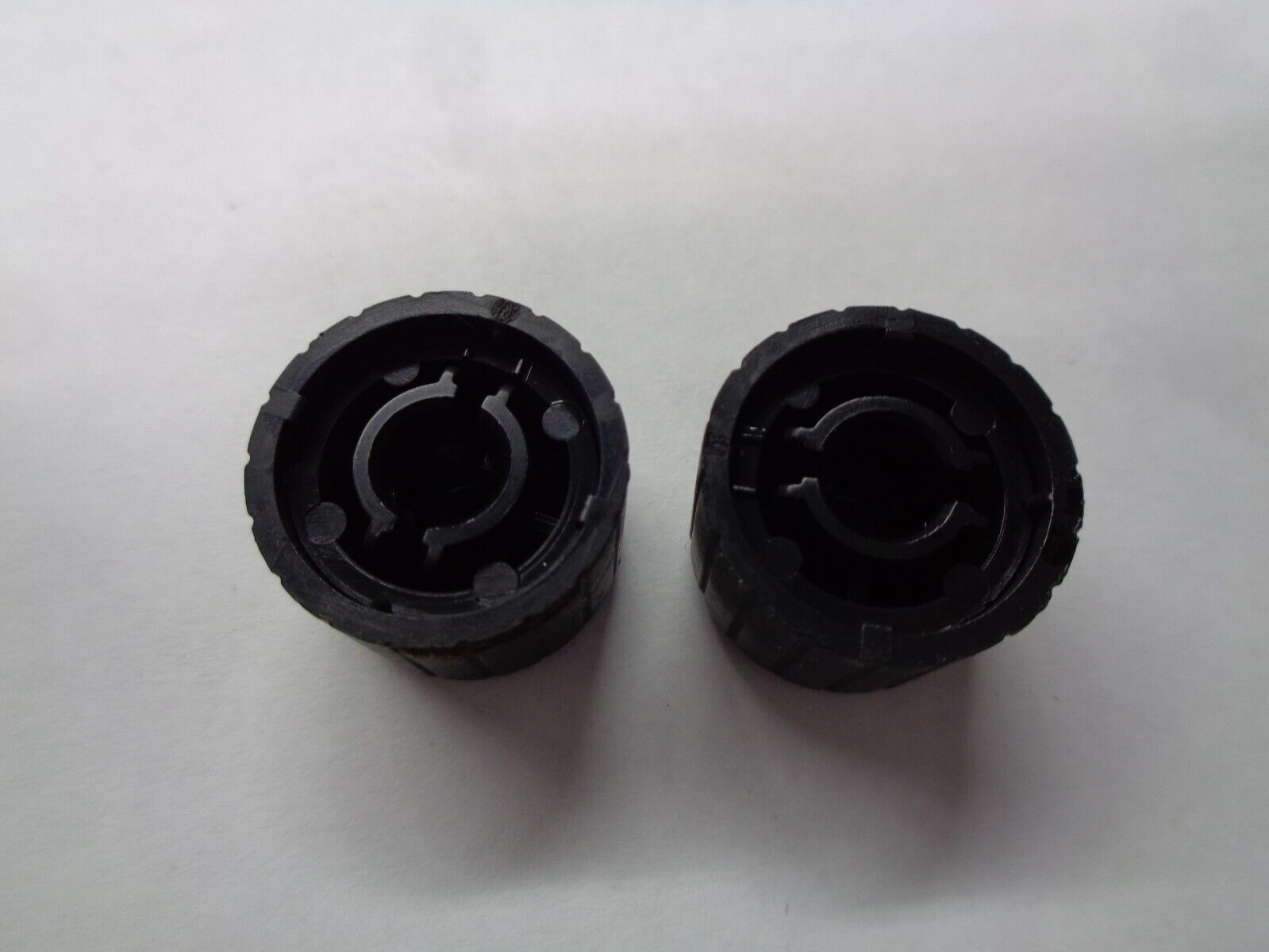 2002 - 2005 AUDI A4 RADIO STEREO TUNER CONTROL KNOB SET OEM FREE SHIPPING! - RarePartsFinder.Com