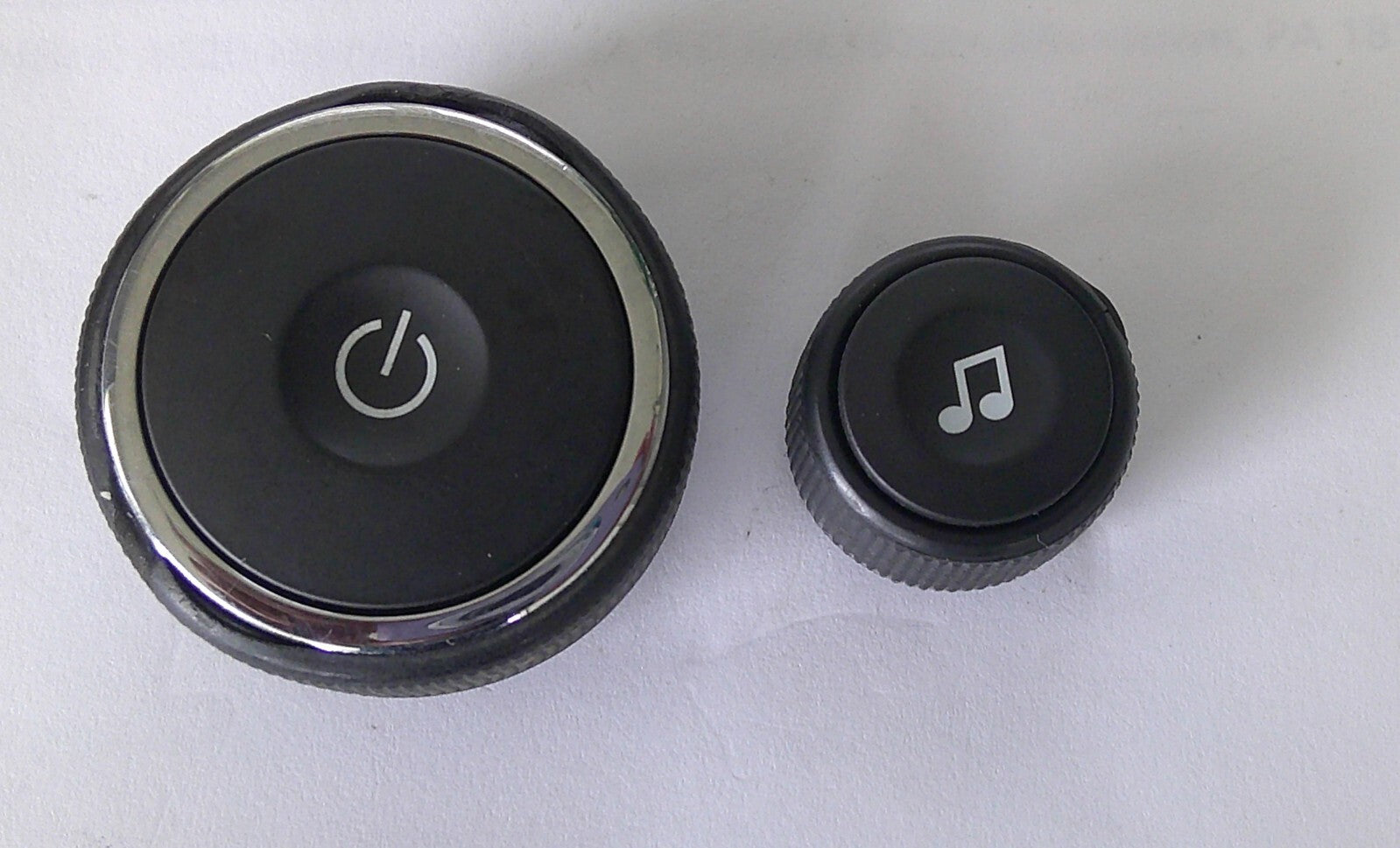 2006 - 2010 CHEVROLET HHR RADIO STEREO TUNER CONTROL KNOB SET OEM